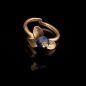 Mobile Preview: Der fantastische Michael Michaud Ring mit Blaubeere aus dunkelblauem Aventurin und filigranen Blättern aus vergoldeter, handpatinierter Bronze wartet schon im Perlenmarkt OnlineShop auf Dich! Jetzt Entdecken!