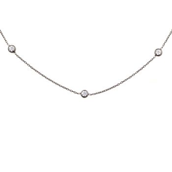 Hinreißende, filigrane Halskette mit sieben funkelnden Zirkonias in schwarzer Fassung. Kurshuni Schmuck wird in Istanbul handgefertigt. Jetzt versandkostenfrei im Perlenmarkt OnlineShop bestellen!