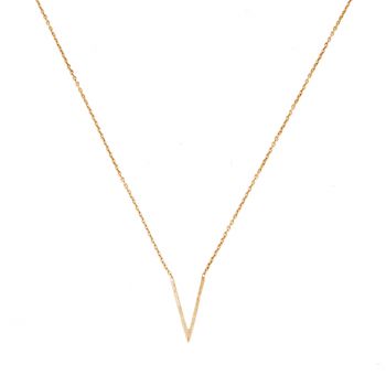 Elegante kleine Halskette in Roségold mit V-Anhänger. alisia Schmuck wird in Italien gefertigt: Jetzt versandkostenfrei im Perlenmarkt OnlineShop bestellen!