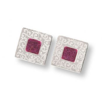 Stilvolle kleine Filzis Ohrringe mit filigranem Ornament-Rand: Jetzt versandkostenfrei im Perlenmarkt OnlineShop! Filzis Schmuck ist verwandelbar: Mit den auswechselbaren Filzpads können Sie Ihre Filzis Ohrringe im Handumdrehen auf Ihr Outfit abstimmen.