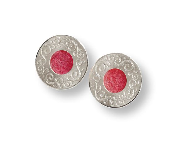 Wunderbare Ohrringe mit filigranem Ornament-Rand: Jetzt versandkostenfrei im Perlenmarkt OnlineShop! Filzis Schmuck ist verwandelbar: Mit den auswechselbaren Filzpads können Sie Ihre Filzis Ohrringe im Handumdrehen auf Ihr Outfit abstimmen.