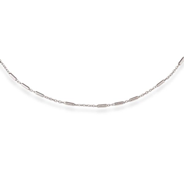 In diese filigrane Gliederkette sind umlaufend in regelmäßigen Abständen längliche Roségold-Elementen eingearbeitet. Längenverstellbar und mit Karabiner-Verschluss. Aus rhodiniertem Sterling Silber: Kurshuni Schmuck wird in Istanbul handgefertigt.