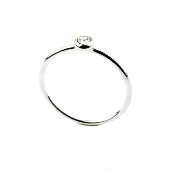 Filigraner und bezaubernder Ring aus rhodiniertem Silber mit funkelndem Zirkonia. Kurshuni Schmuck wird in Istanbul handgefertigt: Jetzt versandkostenfrei im Perlenmarkt OnlineShop bestellen!