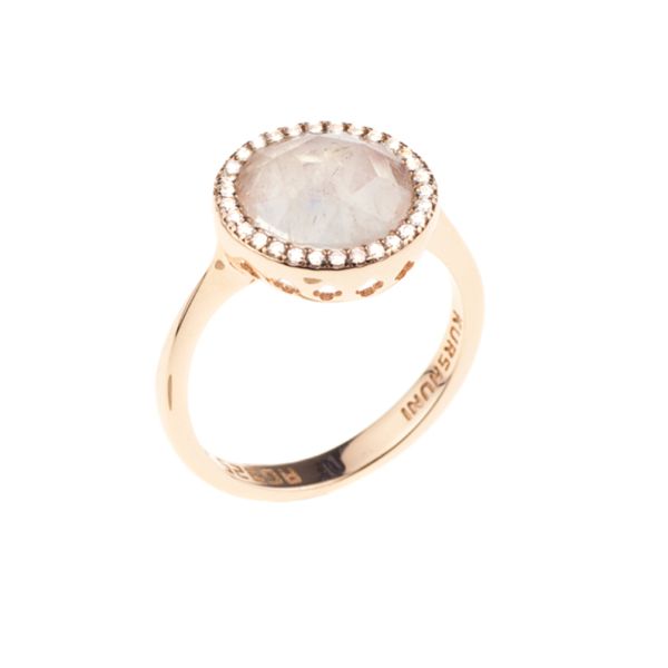 Umwerfender Ring aus rosévergoldetem Sterling Silber mit facettiertem Mondstein und umlaufenden Kreis aus leuchtenden Zirkonias. Kurshuni Schmuck wird in Istanbul handgefertigt: Jetzt versandkostenfrei im Perlenmarkt OnlineShop bestellen!