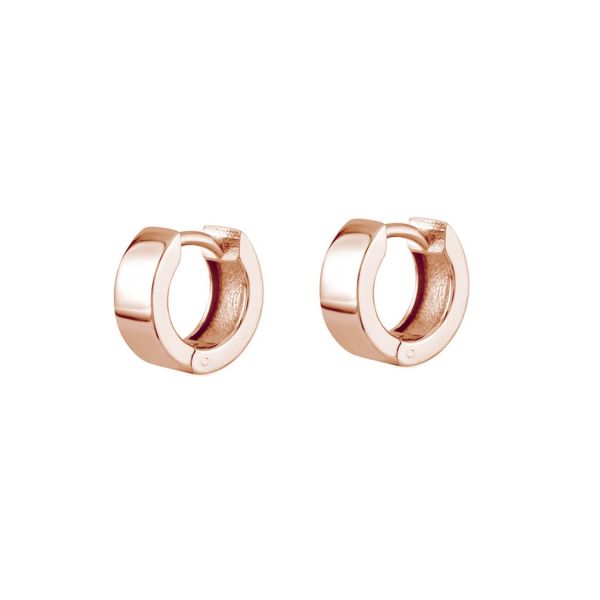 Diese klassischen, breiten Kreolen von Kurshuni werden in Istanbul aus rosévergoldetem Sterling Silber handgefertigt. Die Kreolen haben eine Breite von 4 mm und können zum Öffnen und Schließen aufgeklappt werden.