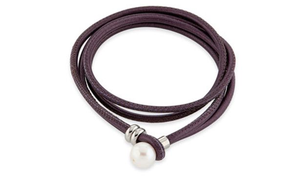 Geniales, zwei-reihiges Lederarmband mit Süßwasser-Perle! Jetzt versandkostenfrei bestellen: Die Alraune Pearl Armbänder im Perlenmarkt OnlineShop!