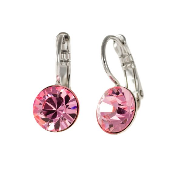 Diese bezaubernden kleinen Ohrringe werden bei uns im Perlenmarkt hergestellt. Der funkelnde Swarovski® Strass-Stein in hellem Rosa sitzt jeweils am unteren Ende einer feinen, leicht geschwungenen Klappbrisur aus Weißbronze (silberne Farbe).