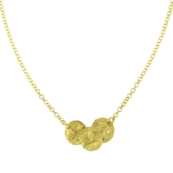 Exquisite Halskette mit kleinen gehämmteren Plättchen aus vergoldetem Sterling Silber. alisia Schmuck wird in Italien gefertigt: Jetzt versandkostenfrei im Perlenmarkt OnlineShop bestellen!