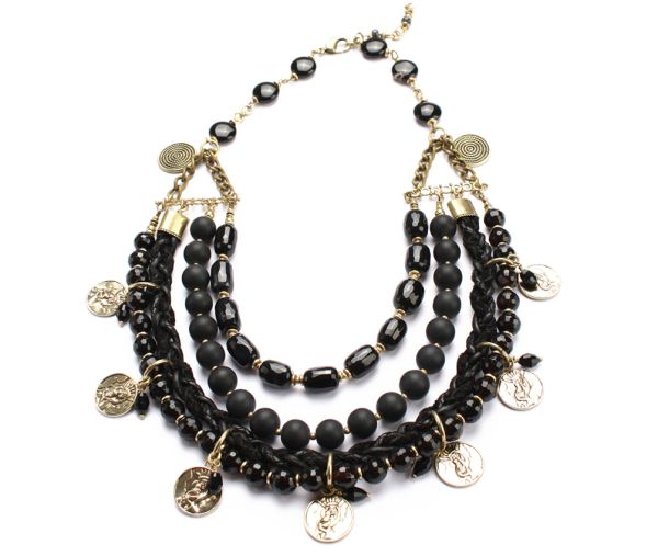 Geniales, vierfaches Exoal Collier mit opulentem Stil und eleganter Kombination aus Schwarz und Gold: Jetzt versandkostenfrei im Perlenmarkt OnlineShop bestellen! Exoal Schmuck wird aus Naturmaterialien hergestellt.