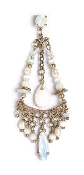 Wunderschöne Exoal Ohrstecker mit märchenhaften, indischen Design-Elementen: Jetzt im Perlenmarkt OnlineShop bestellen! Exoal Schmuck wird aus Naturmaterialien hergestellt. Kleine Farbabweichungen sind deshalb möglich.