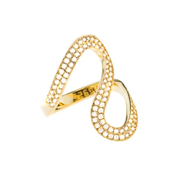 Eleganter Kurshuni Ring mit wunderschöner, fließender Form aus vergoldetem Sterling Silber und glitzernden Zirkonias. Kurshuni Schmuck wird in Istanbul handgefertigt. Jetzt versandkostenfrei im Perlenmarkt OnlineShop bestellen!