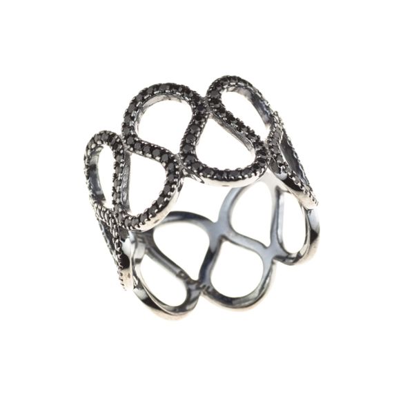 Eleganter Kurshuni Ring aus geschwärztem Sterling Silber mit Schwarzem Spinell. Kurshuni Schmuck wird in Istanbul handgefertigt. Jetzt versandkostenfrei im Perlenmarkt OnlineShop bestellen!